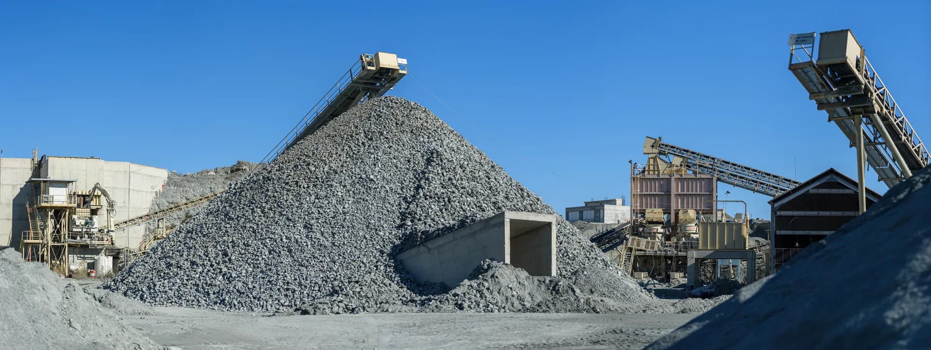 Como Funciona o Processo de Britagem: Do Desmonte ao Produto Final