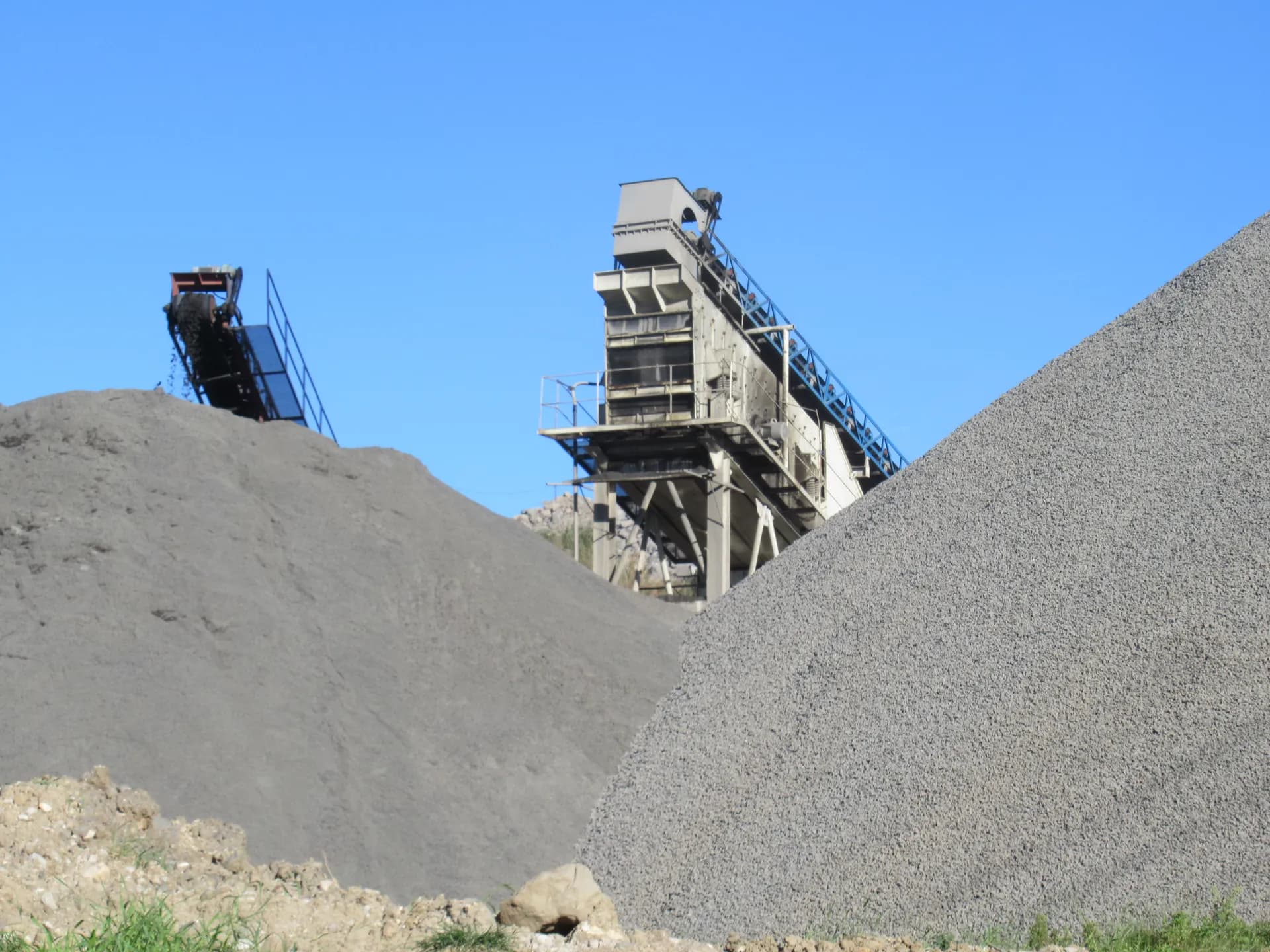 Peneira Vibratória: Guia Completo de Classificação para Pedreiras