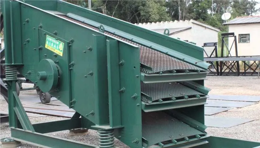 Peneira vibratória em operação