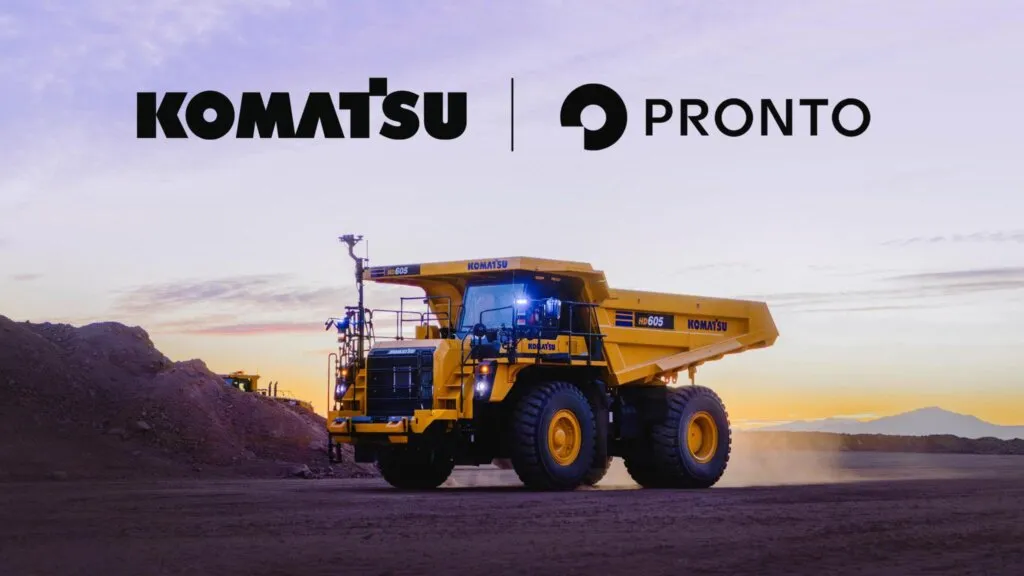 Caminhão Komatsu HD605 com sistema autônomo Pronto AI em demonstração na CONEXPO 2026